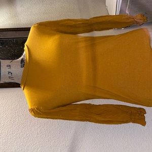 Elegant honey mustered yellow top